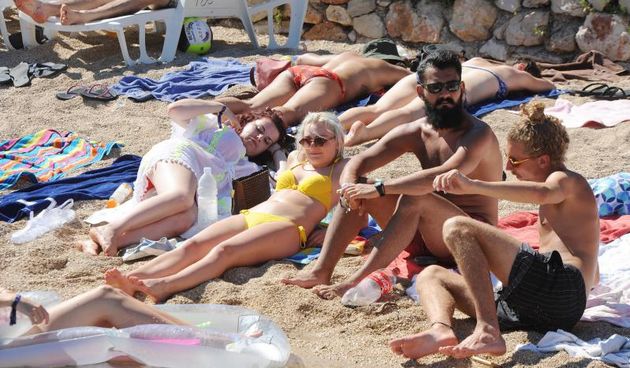 Tisno – Drugog dana Garden festivala posjetitelji uzivali u zabavi na plazi. Photo: Hrvoje Jelavic/PIXSELL