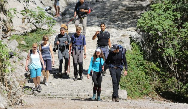 Iako se planinarima želio omogućiti polaganiji tempo prolaska stazama Velebita, sudionicima prvog izdanja planinarskog natjecanja Highlander Velebit i uz zahtjevnije vremenske uvjete, trebalo je manje od predviđenog za završetak staze duge 104 km