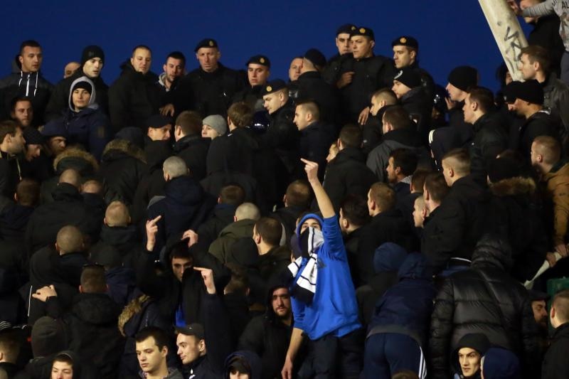 Bakljada i neredi na utakmici Hajduk – Dinamo