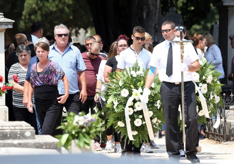 Na zadarskom Gradskom groblju na posljednji počinak ispraćena Sara Čirjak