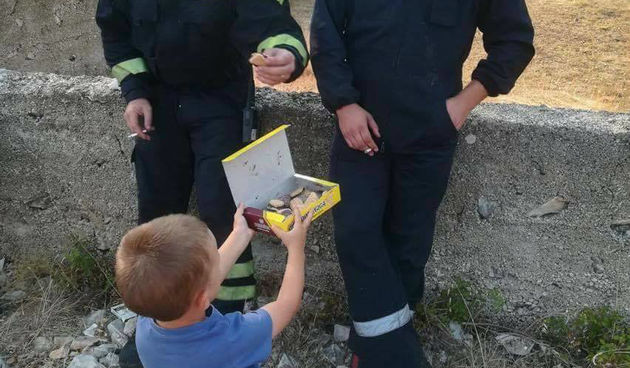 dječak i vatrogasci