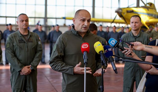 Zemunik: Ministar Ivan Anušić posjetio protupožarnu eskadrilu Hrvatskog ratnog zrakoplovstva