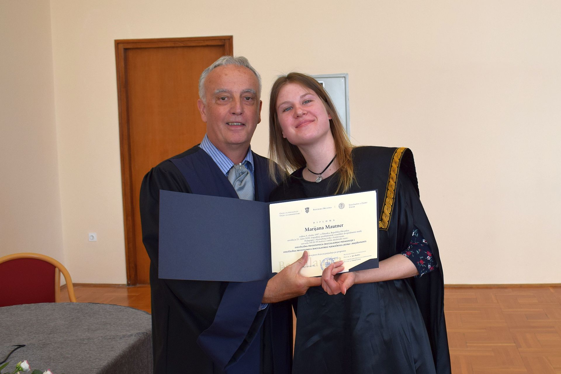 Promocija 11. generacije prvostupnika Odjela za germanistiku j Promocija 11. generacije prvostupnika Odjela za germanistiku j