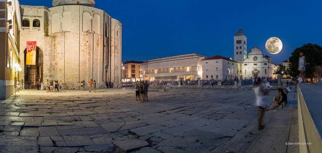 Violinist Martin Draušnik i gitarist Krešimir Bedek u Sv. Donatu izveli program “Paganini i gitara” Violinist Martin Draušnik i gitarist Krešimir Bedek u Sv. Donatu izveli program “Paganini i gitara”