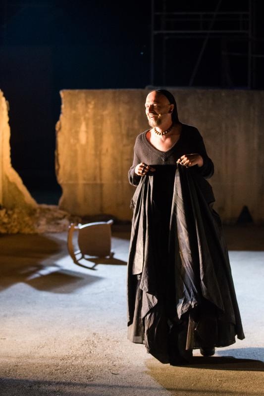 predstava Kazališta Ulysses i MESS Sarajevo u koprodukciji s Narodnim pozorištem Sarajevo izvedena na Dubrovačkim ljetnim igrama