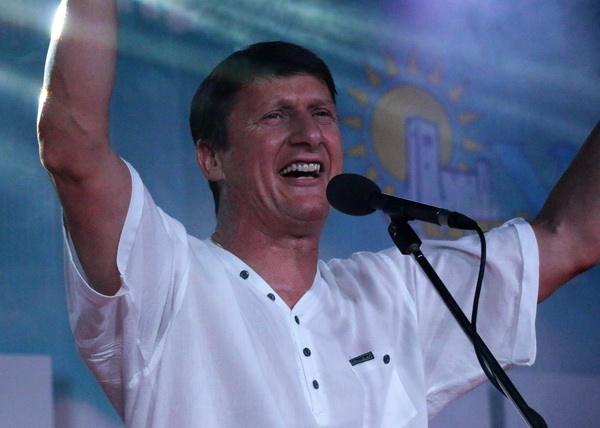 Virsko ljeto 2016: Tomislav Bralić i klapa Intrade oduševili 12 tisuća obožavatelja na virskoj rivi Virsko ljeto 2016: Tomislav Bralić i klapa Intrade oduševili 12 tisuća obožavatelja na virskoj rivi