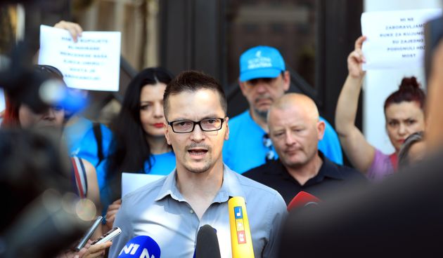 Članovi Slobodne Hrvatske održali prosvjed protiv ministra Kujundžića