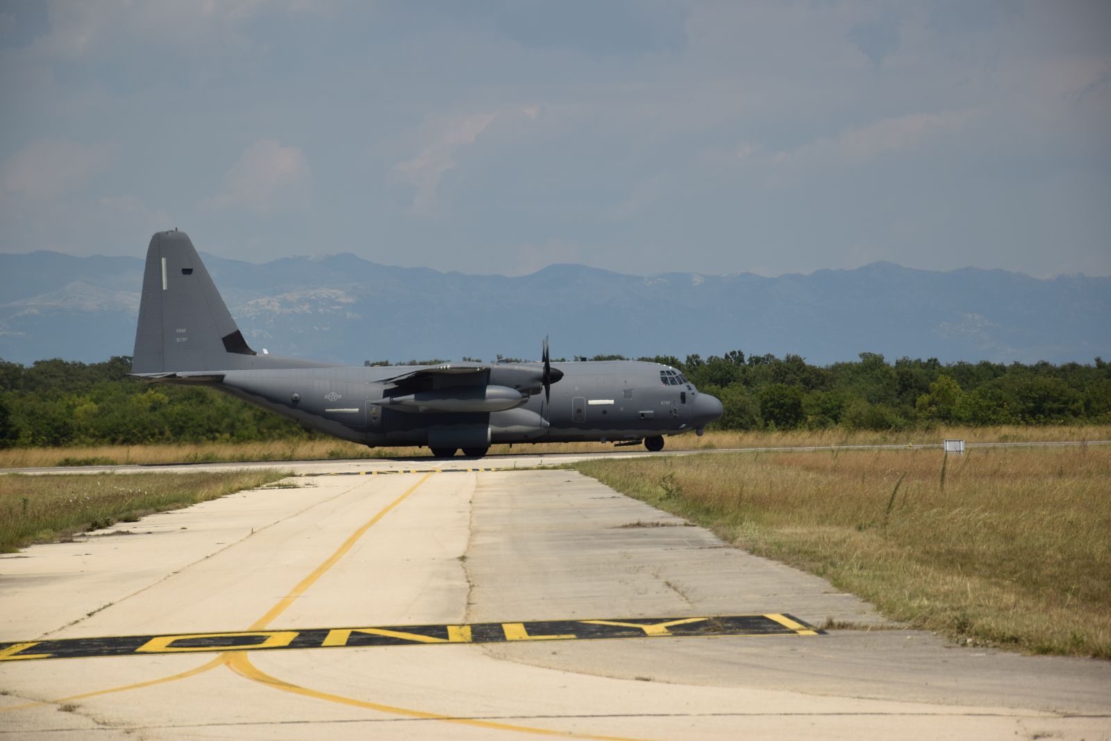 Američka posada MC-130 stigla u vojnu bazu Zemunik Američka posada MC-130 stigla u vojnu bazu Zemunik
