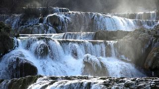 Ledena zimska idila na slapovima Krke Ledena zimska idila na slapovima Krke