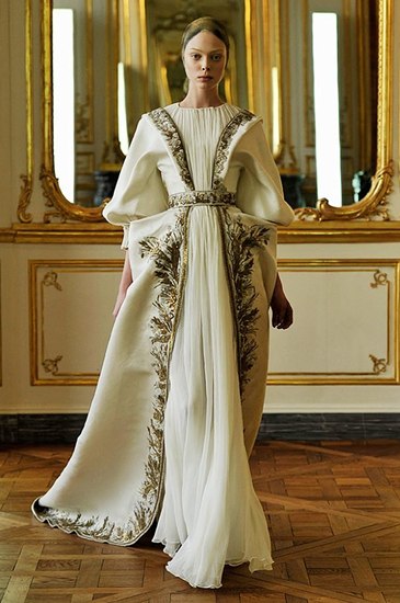 Alexander McQueen jesen/zima 2010/2011 – posljednja kolekcija (Vogue.de)