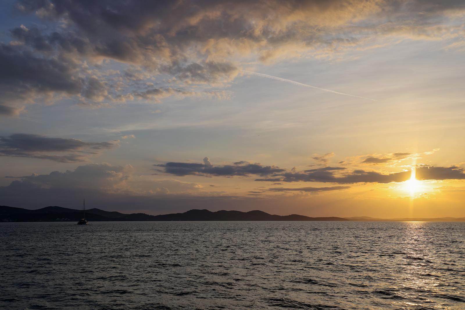 Zadar: Turisti uživaju u zalasku sunca