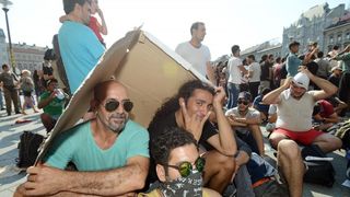 Izbjeglice i imigranti na željezničkom kolodvoru Keleti ulicama Budimpešte, Photo: Marko Jurinec/PIXSELL Izbjeglice i imigranti na željezničkom kolodvoru Keleti ulicama Budimpešte, Photo: Marko Jurinec/PIXSELL