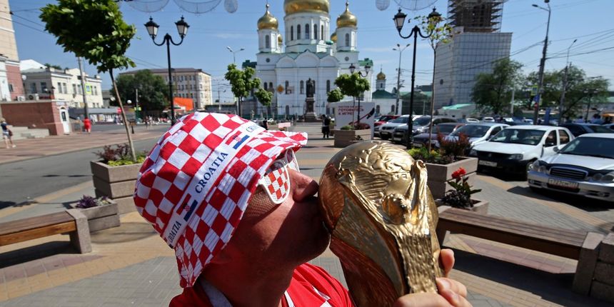 Hrvati ‘okupirali’ Rostov na Donu: Pogledajte vatrenu atmosferu uoči susreta s Islandom Hrvati ‘okupirali’ Rostov na Donu: Pogledajte vatrenu atmosferu uoči susreta s Islandom