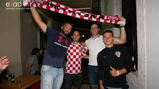 Čudesna noć: Velika fešta ulicama Zadra nakon plasmana Vatrenih u finale SP Čudesna noć: Velika fešta ulicama Zadra nakon plasmana Vatrenih u finale SP