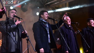 Tisuće Zadrana uživalo na krcatom Narodnom trgu i Tgu Petra Zoranića uz Tomislava Bralića i klapu Intrade Tisuće Zadrana uživalo na krcatom Narodnom trgu i Tgu Petra Zoranića uz Tomislava Bralića i klapu Intrade