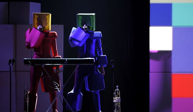 U KC Drazen Petrovic odrzan koncert legendarne grupe Pet Shop Boys. Na slici: Pet Shop Boys. Foto: Sime Sokota / CROPIX