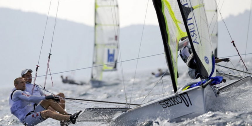 Zadar, 040909.
Europsko prvenstvo u jedrenju za klasu 49er 2009.
Dan kakav pravi jedrlicar moze samo pozeljeti. U zadarskom kanalu jugo preko 20 cvorova. jedrio se peti dan europskog prvenstva u jedrenju za klasu 49er. Odvozila su se cak 4 plova.
Na slici Zadar, 040909.
Europsko prvenstvo u jedrenju za klasu 49er 2009.
Dan kakav pravi jedrlicar moze samo pozeljeti. U zadarskom kanalu jugo preko 20 cvorova. jedrio se peti dan europskog prvenstva u jedrenju za klasu 49er. Odvozila su se cak 4 plova.
Na slici