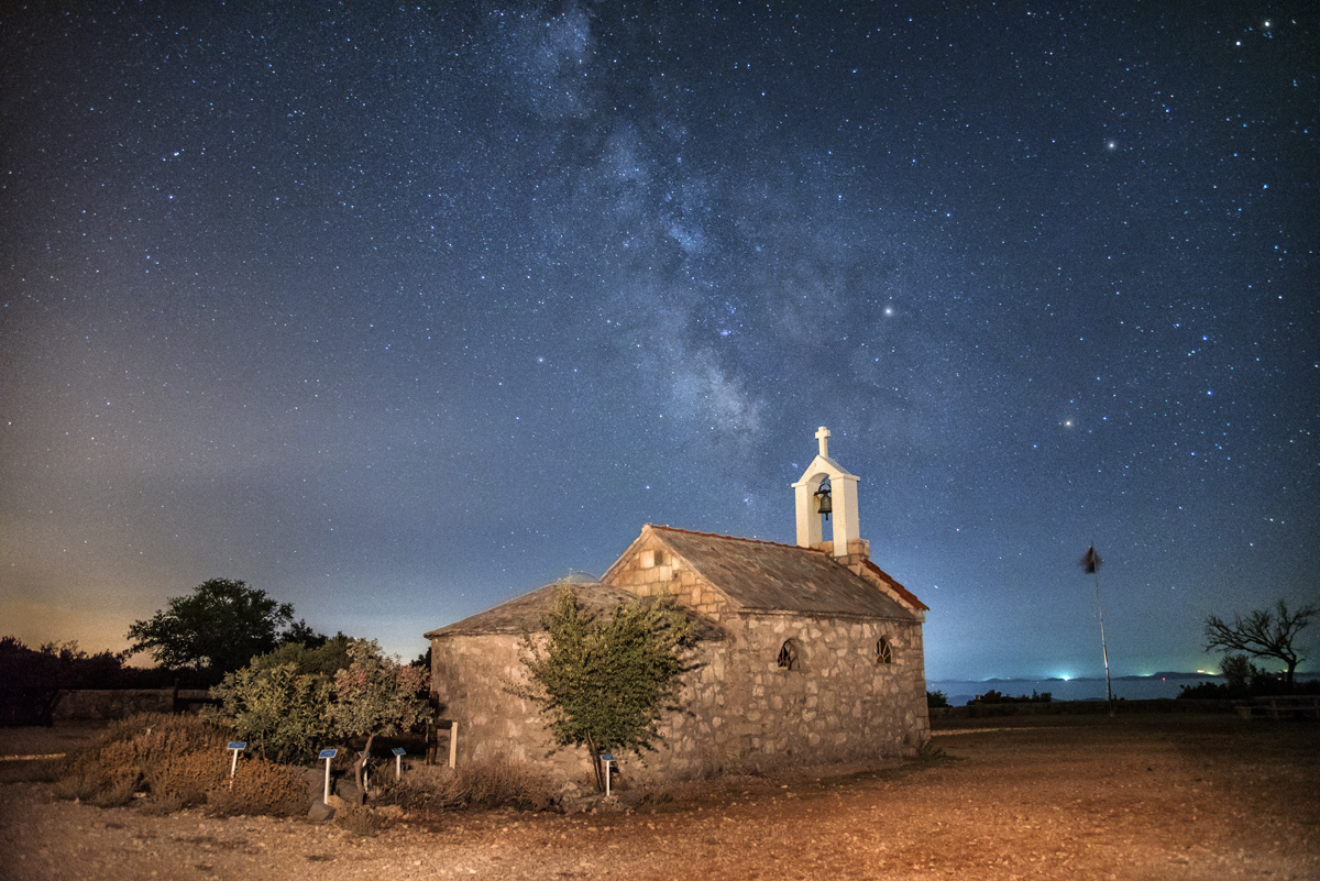 Spektakularno noćno nebo nad Vranskim jezerom Spektakularno noćno nebo nad Vranskim jezerom