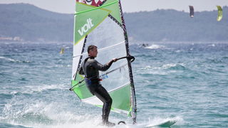 Surferi i kiteri guštali u južini na Boriku Surferi i kiteri guštali u južini na Boriku