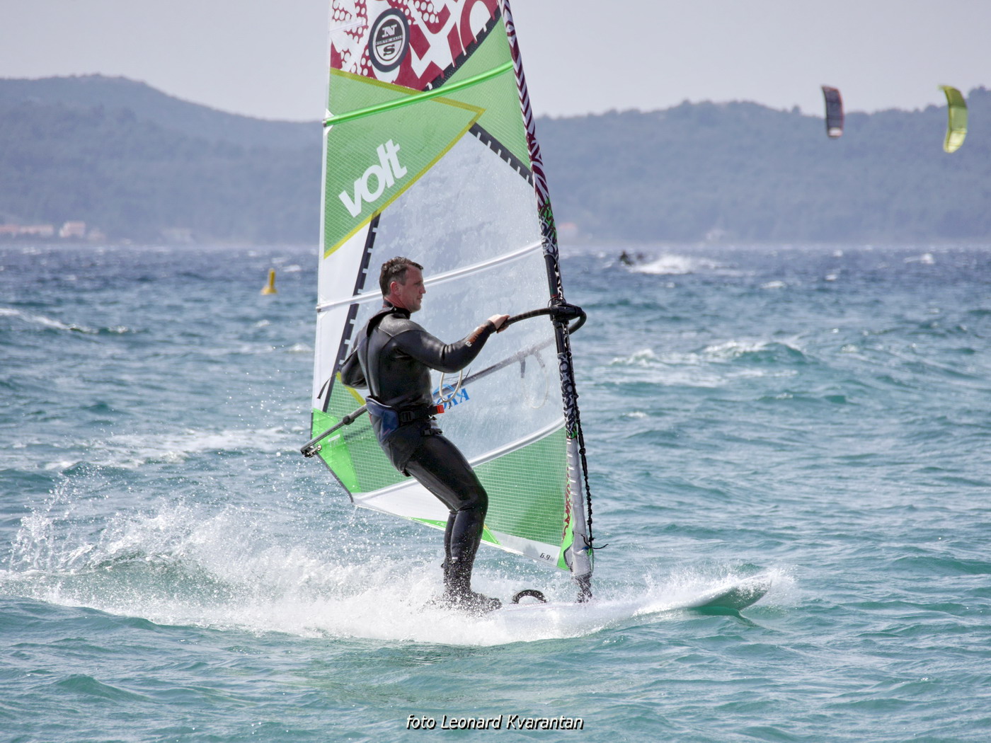 Surferi i kiteri guštali u južini na Boriku Surferi i kiteri guštali u južini na Boriku