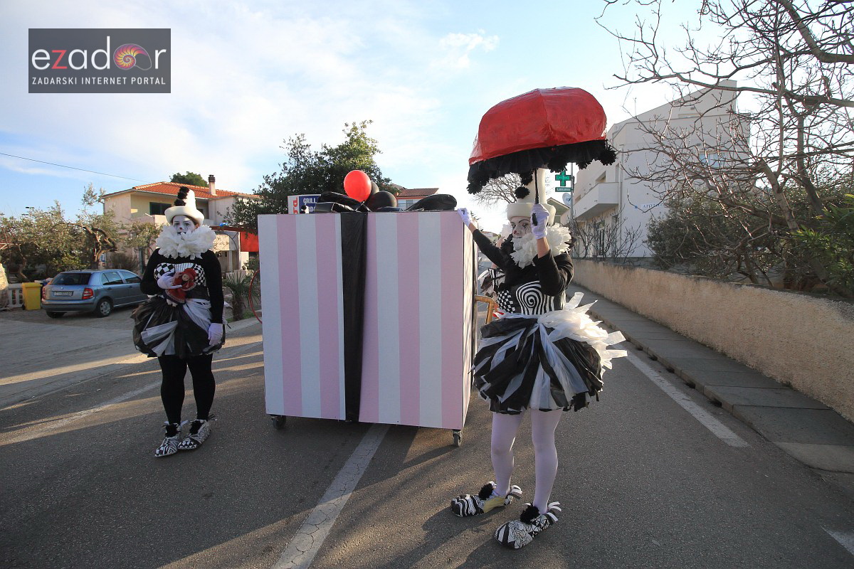 Maškarana povorka Velike Bake u Murteru