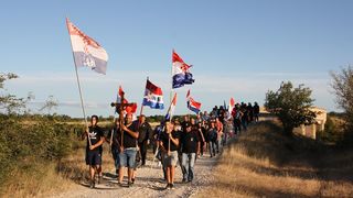 Koracima nade u istinu