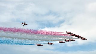 Krila Oluje i Red Arrows preletjeli iznad zadarskog kanala