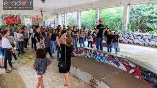 Simboličnim rušenjem zida započeo je urbani festival KvartArt na Voštarnici