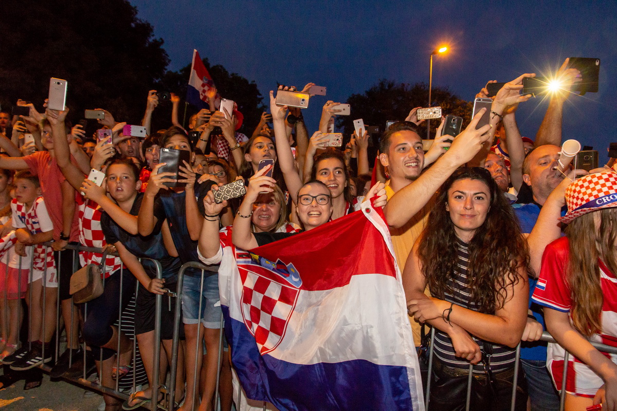 Veličanstven doček četvorice zadarskih Vatrenih od Gradskog mosta do Foruma