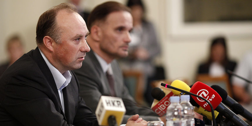 Zagreb, 140910. Sjednica Saborskog istraznog povjerenstva za utvrdjivanje cinjenica u vezi s privatizacijom INA-e te svih ugovora izmedju Vlade RH i MOL-a. Na slici: Damir Polancec, bivsi potpredsjednik Vlade i ministar gospodarstva, dosao je u pratnji sv