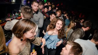 Subotnji party u Svarog baru