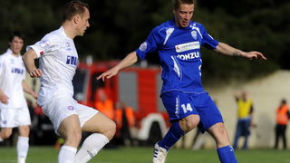 Sibenik ,050510.
Stadion Subicevac.
Druga utakmica finala Kupa RH NK Sibenik NK Hajduk (Split).
Na slici: igrac Sibenika Stipe Bacelic Grgic i Srdjan Andric igrac Hajduka.
Foto: Niksa Stipanicev / CROPIX