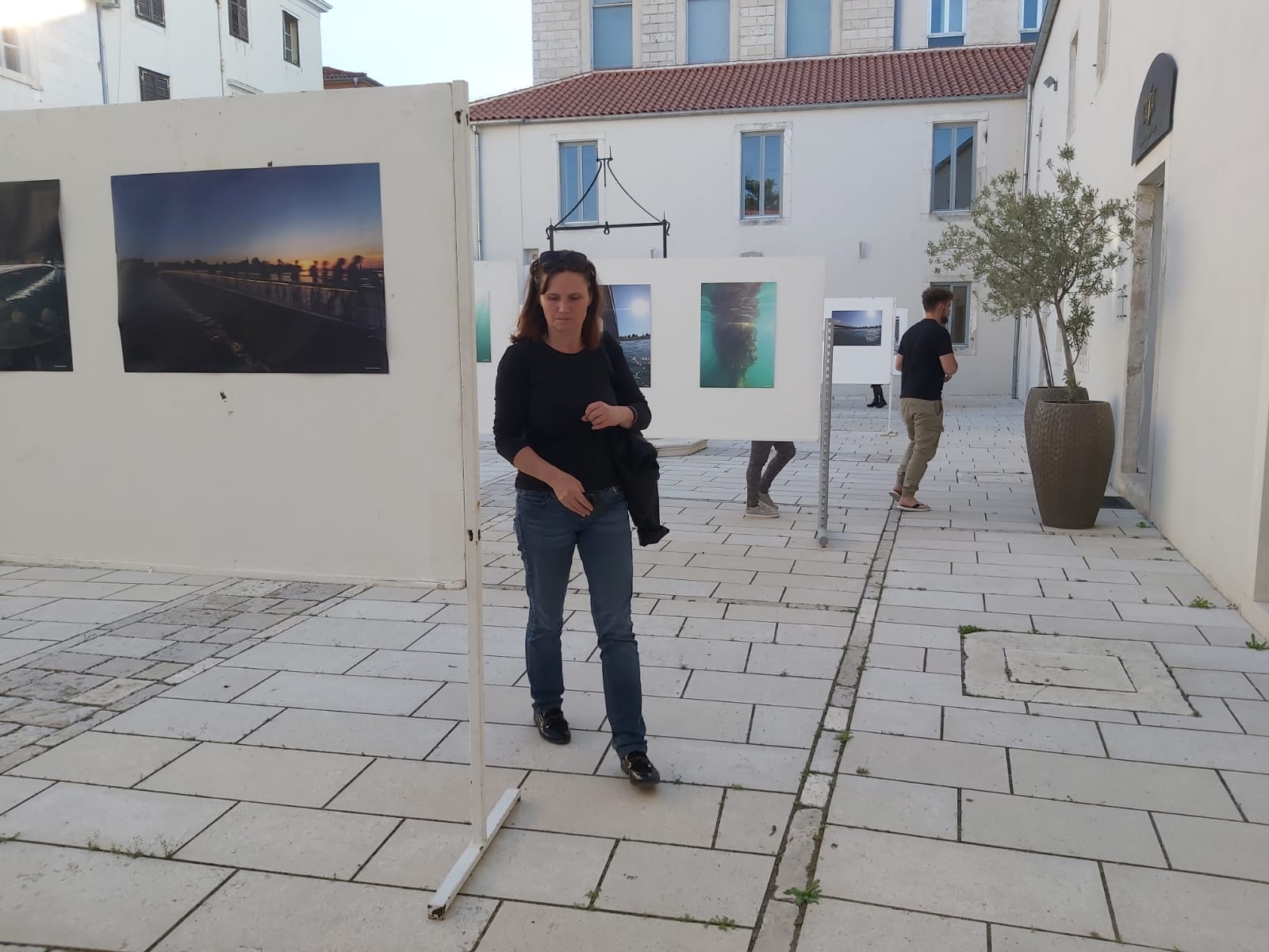 Izložba fotografija posvećenih zadarskom mostu u atriju palače Cedulin