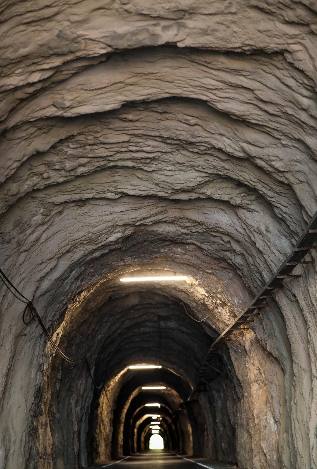 Tunel Dingač u pelješkom kraju