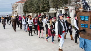 Paški zimski karneval 2017.- Maškarane skupine u karnevalskoj povorci Paški zimski karneval 2017.- Maškarane skupine u karnevalskoj povorci