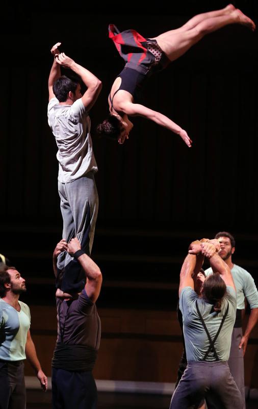 Zagreb, KD Vatroslav Lisinski – Predstava Le Grand C slavne francuske cirkuske skupine Compagnie XY. Zagreb, KD Vatroslav Lisinski – Predstava Le Grand C slavne francuske cirkuske skupine Compagnie XY.