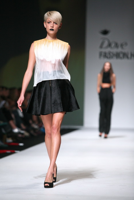 Zagreb, 011011.
Zagrebacki velesajam.
Modna revija Dove Fashion.hr proljece – ljeto 2012.
Na slici: revija Squat
Foto: Biljana Gaurina / CROPIX Zagreb, 011011.
Zagrebacki velesajam.
Modna revija Dove Fashion.hr proljece – ljeto 2012.
Na slici: revija Squat
Foto: Biljana Gaurina / CROPIX