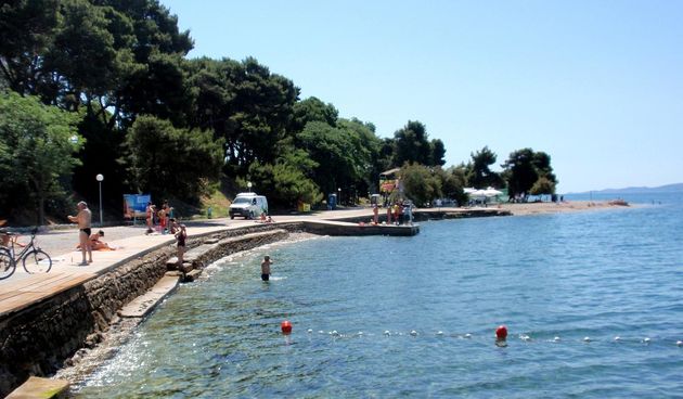 Postavljena rampa za osobe s invaliditetom na plaži Kolovare