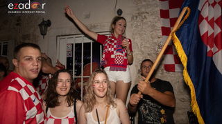 Čudesna noć: Velika fešta ulicama Zadra nakon plasmana Vatrenih u finale SP Čudesna noć: Velika fešta ulicama Zadra nakon plasmana Vatrenih u finale SP