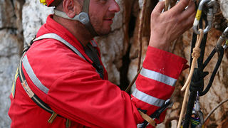 HGSS-ova akcija spašavanja pasa iz Živkine jame (foto: Zoran Erceg)
