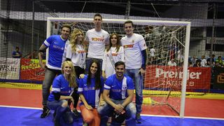 Poznate osobe iz društvenog života okušale u izvođenju penala Poznate osobe iz društvenog života okušale u izvođenju penala