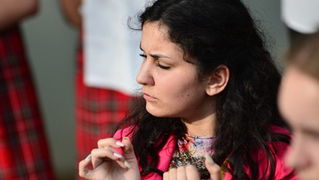 Kazališna udruga “Igrajmo se” predstavila je dramsku igru “Coffee to go” u atriju Gradske knjižnice Zadar