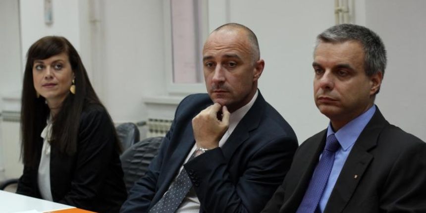 Ministar Ivan Vrdoljak, Barbara Doric ravnateljica Agencije za ugljikovodike i Juraj Buksa (HNS Rijeka) na konferenciji u Rijeci. U drustvu Jere Photo: Goran Kovacic/PIXSELL