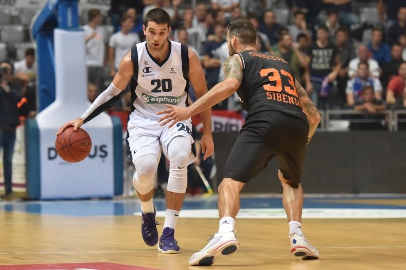 Dvorana Krešimir Ćosić, Zadar – 2. kolo A-1 muške lige, KK Zadar – GKK Šibenik 80-76. Photo: Dino Stanin/PIXSELL Dvorana Krešimir Ćosić, Zadar – 2. kolo A-1 muške lige, KK Zadar – GKK Šibenik 80-76. Photo: Dino Stanin/PIXSELL