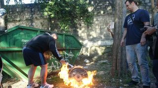 Zacetnici inicijative vracanja imena Kalelarga Sirokoj ulici spalili su sve prikupljene potpise gradjana nakon sto nisu naisli na razumijevanje gradskih vlasti. Photo: Dino Stanin/PIXSELL Zacetnici inicijative vracanja imena Kalelarga Sirokoj ulici spalili su sve prikupljene potpise gradjana nakon sto nisu naisli na razumijevanje gradskih vlasti. Photo: Dino Stanin/PIXSELL