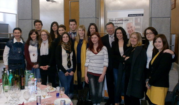 OLYMPUS DIGITAL CAMERA