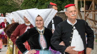 Paški zimski karneval 2017.- Maškarane skupine u karnevalskoj povorci Paški zimski karneval 2017.- Maškarane skupine u karnevalskoj povorci