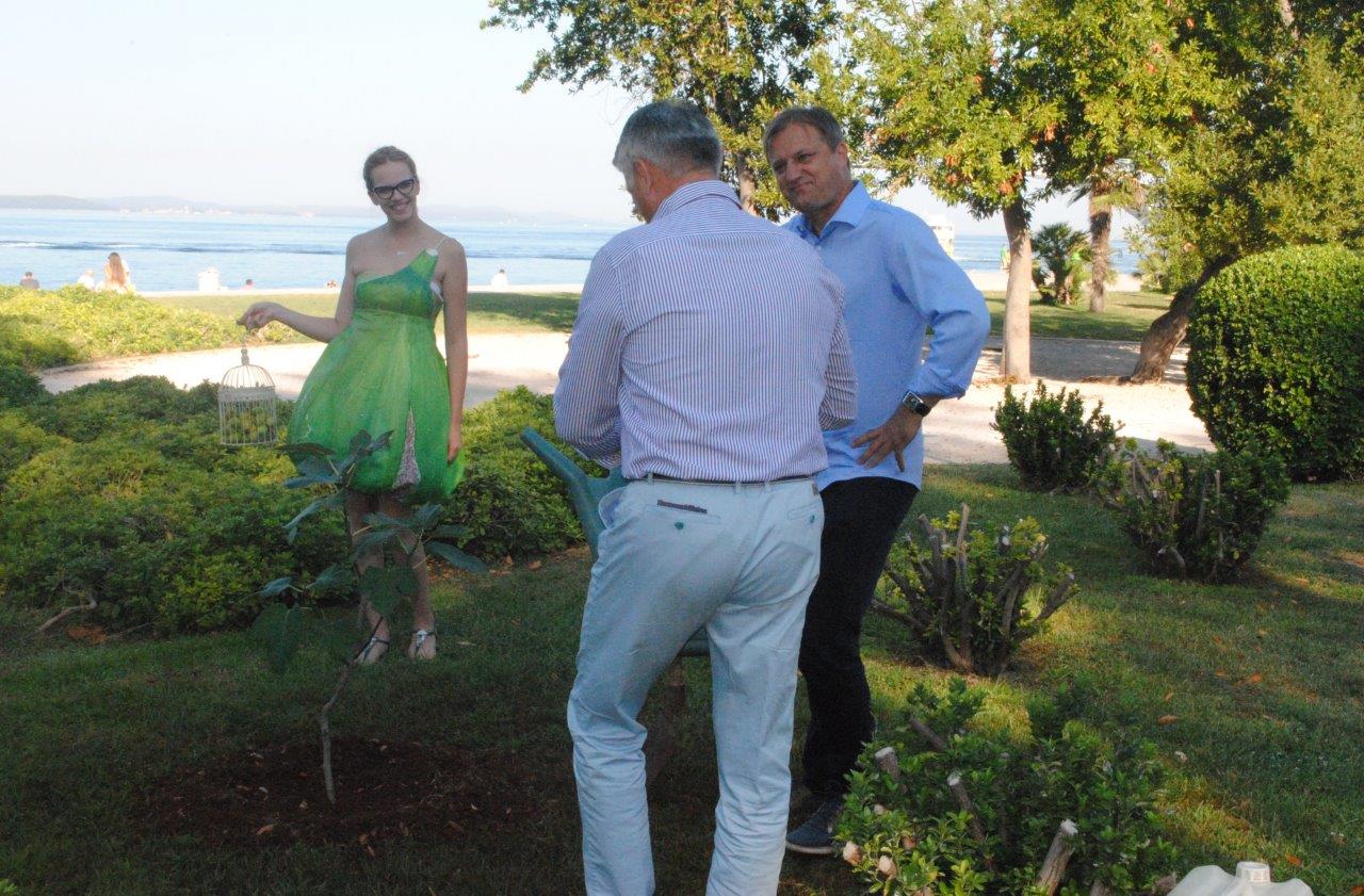 Gradonačelnik Dukić i župan Longin posadili smokvu kod Morskih orgulja