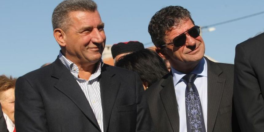 18.10.2013., Skabrnja – Gotovina i Dilber. Odrzana svecana sjednica opcine Skabrnja. Tom je prigodom otvoren djecji vrtic, a generalu Anti Gotovini urucena je plaketa pocasnog gradjanina. Photo: Dino Stanin/PIXSELL