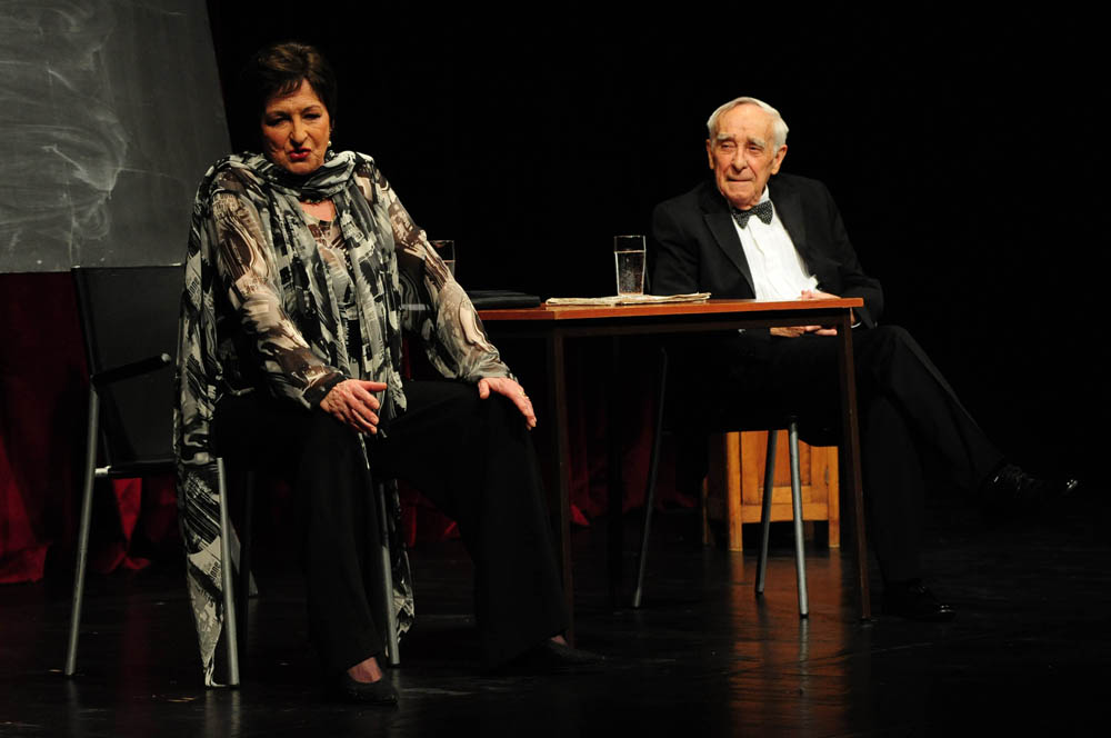 Zadar, 28.02.2013. snimio: Nenad Marčev,
PLANET ART,
Raymond Queneu,
STILSKE VJEŽBE,
Redatelj Tomislav Radić,
Igraju: Lela Margitić i Pero Kvrgić,
Dvorana HNK Zadar Zadar, 28.02.2013. snimio: Nenad Marčev,
PLANET ART,
Raymond Queneu,
STILSKE VJEŽBE,
Redatelj Tomislav Radić,
Igraju: Lela Margitić i Pero Kvrgić,
Dvorana HNK Zadar